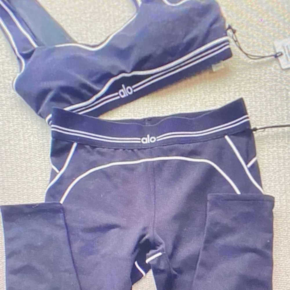 ALO Yoga Navy and White Activewear Set